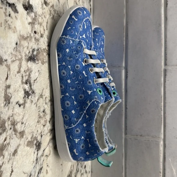 NWT Vionic Beachy Sneakers - Size 7 - Picture 3 of 6